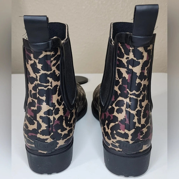 J. CREW Pull on Leopard Short Ankle Boot - Picture 9 of 11